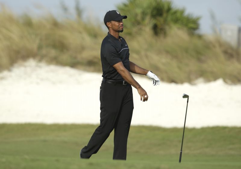 Golfista Tiger Woods po návratu na greeny.