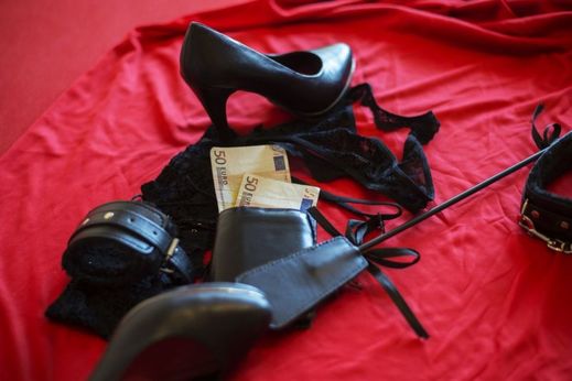 Češi za prostituci považují například i natáčení pornografie.