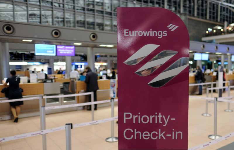 Jednodenní stávka palubního personálu Eurowings na letištích v Düsseldorfu a Hamburku začátkem minulého týdne vedla ke zrušení více než 60 letů.