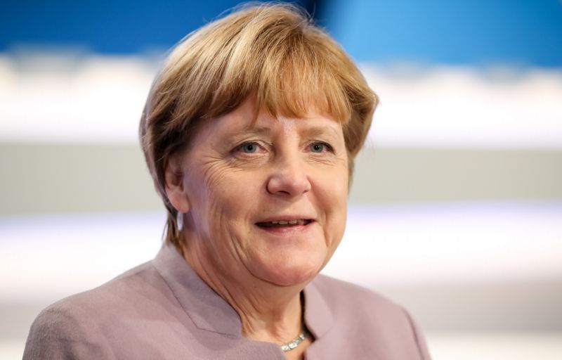Merkelová nejspíš znova v čele CDU, mluvit se bude i o migraci.