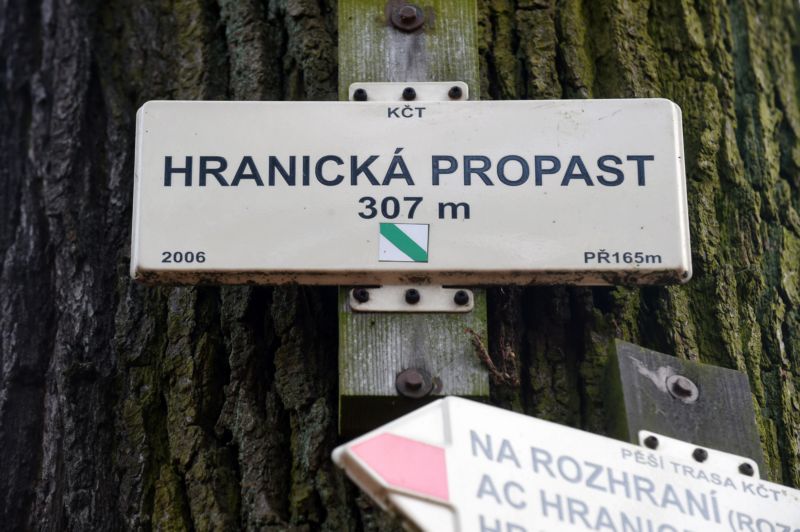 Vědci naměřili v hranické propasti hloubku 404 metrů.