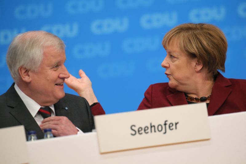 Horst Seehofer a Angela Merkelová.
