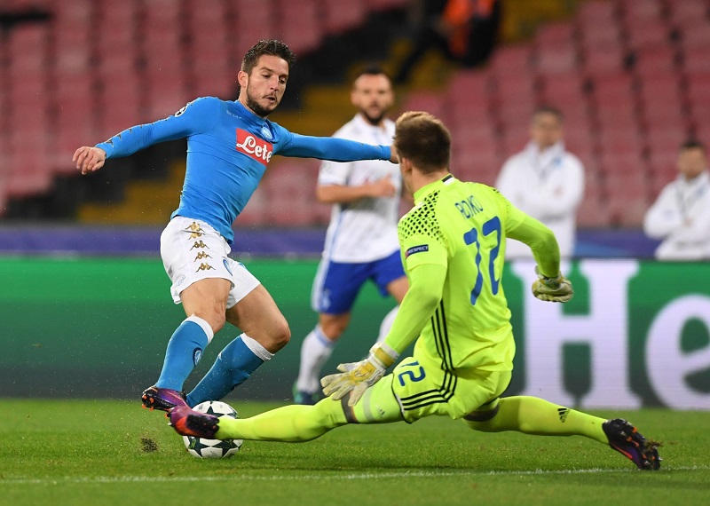 Mertens se hattrickem podílel na demolici Cagliari