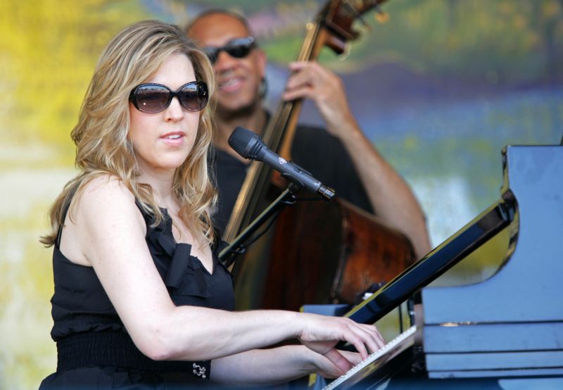 Zpěvačka Diana Krall. Zpěvačka Diana Krall.