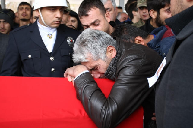 Pohřeb obětí istanbulského útoku.
