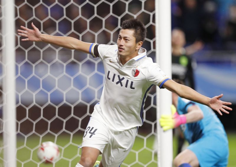 Úročník fotbalového klubu Kašima Yuma Suzuki slaví postup do finále mistrovství světa klubů.