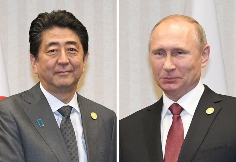 Vladimir Putin se sejde s japonským premiérem Šinzóem Abem.
