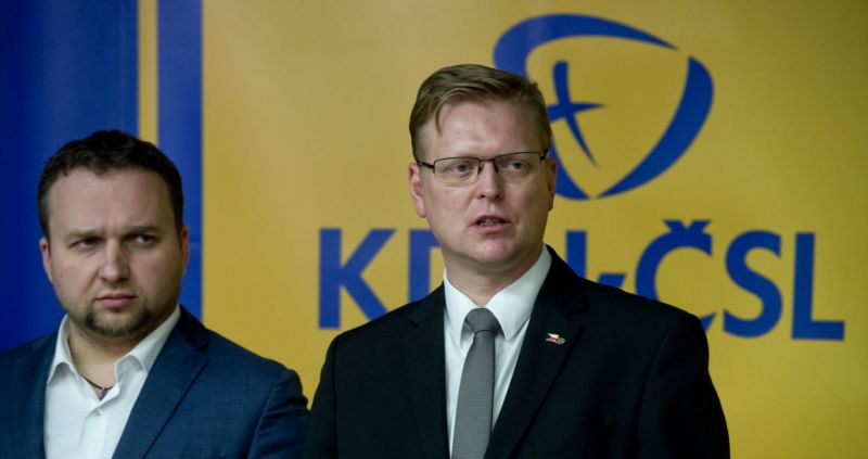 Předseda KDU-ČSL Pavel Bělobrádek a první místopředseda KDU-ČSL Marian Jurečka.