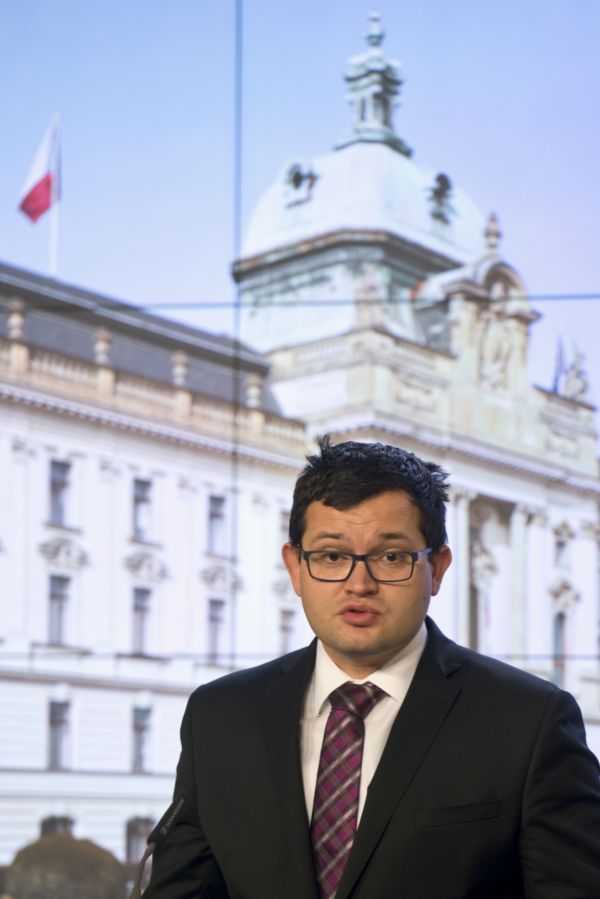 Ministr pro legislativu Jan Chvojka (ČSSD).
