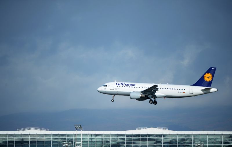Letadlo německé letecké společnosti Lufthansa.