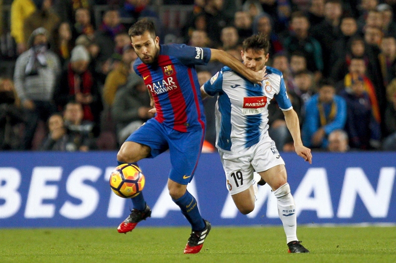 Barcelona ovládla derby s Espaňolem.