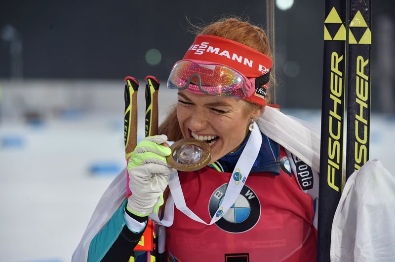 Gabriela Koukalová si opět pochutnala na zlaté medaili.