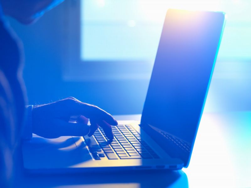 Informace o bezpečném užívání internetu poskytují stránky bezpecnyinternet.cz.