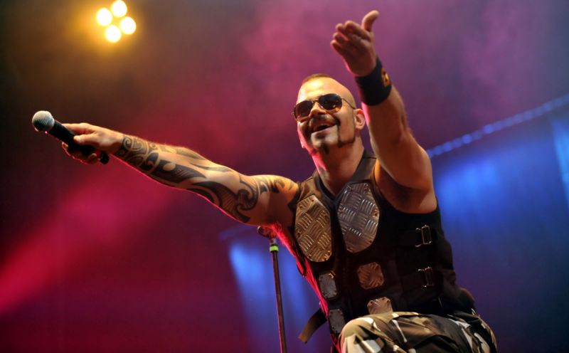 Zpěvák Joakim Brodén ze skupiny Sabaton.