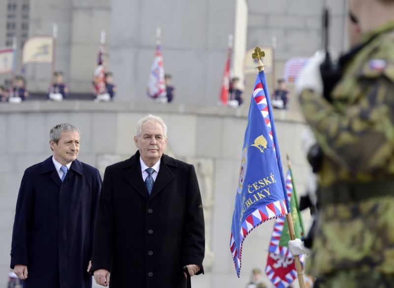 Zleva Martin Stropnický a Miloš Zeman.