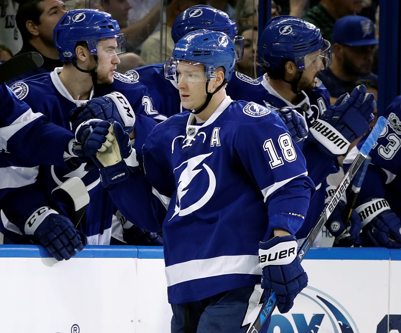 Hokejový útočník Ondřej Palát dal v úterním programu NHL jako jediný z českých hráčů gól, kterým ale neodvrátil domácí porážku Tampy Bay 4:6 s Winnipegem. 