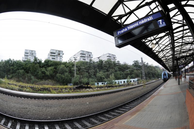 Nejlevnější nabídku na modernizaci tratě podal Metrostav a Swietelsky Rail. 