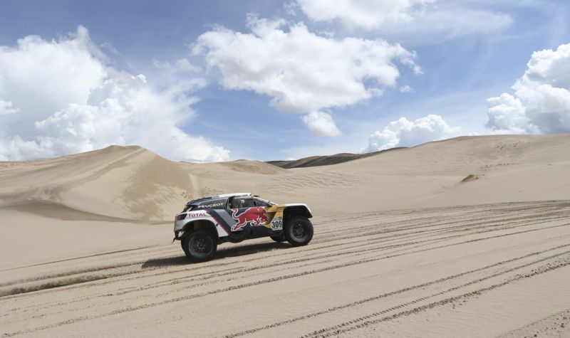 Francouzský závodník Rallye Dakar Sebastian Loeb.