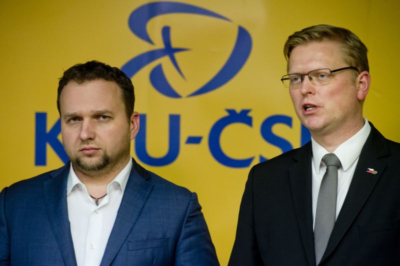 Marian Jurečka (vlevo) a Pavel Bělobrádek. Marian Jurečka (vlevo) a Pavel Bělobrádek.
