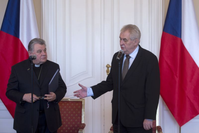 Prezident Miloš Zeman a kardinál Duka.