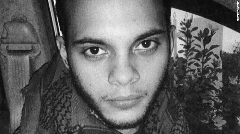 Esteban Santiago.