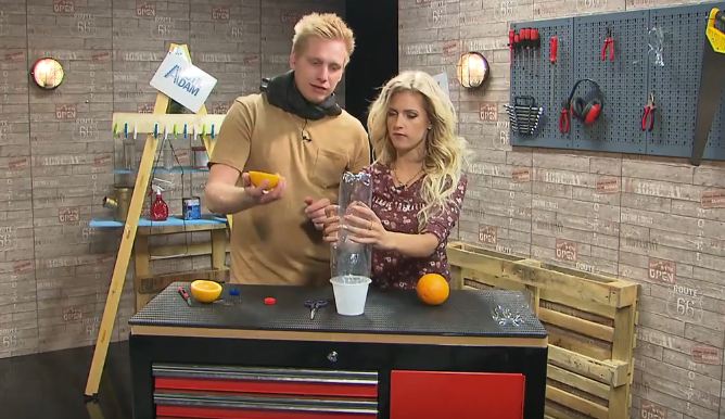 Kutilové Adam a Lucie ukážou, jak si během pár minut vyrobit originální odšťavňovač z PET lahví.