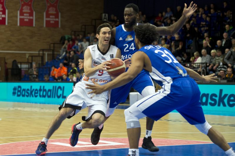 Těsná prohra v Řecku připravila basketbalisty Nymburku o možnost bojovat o čelo své skupiny.