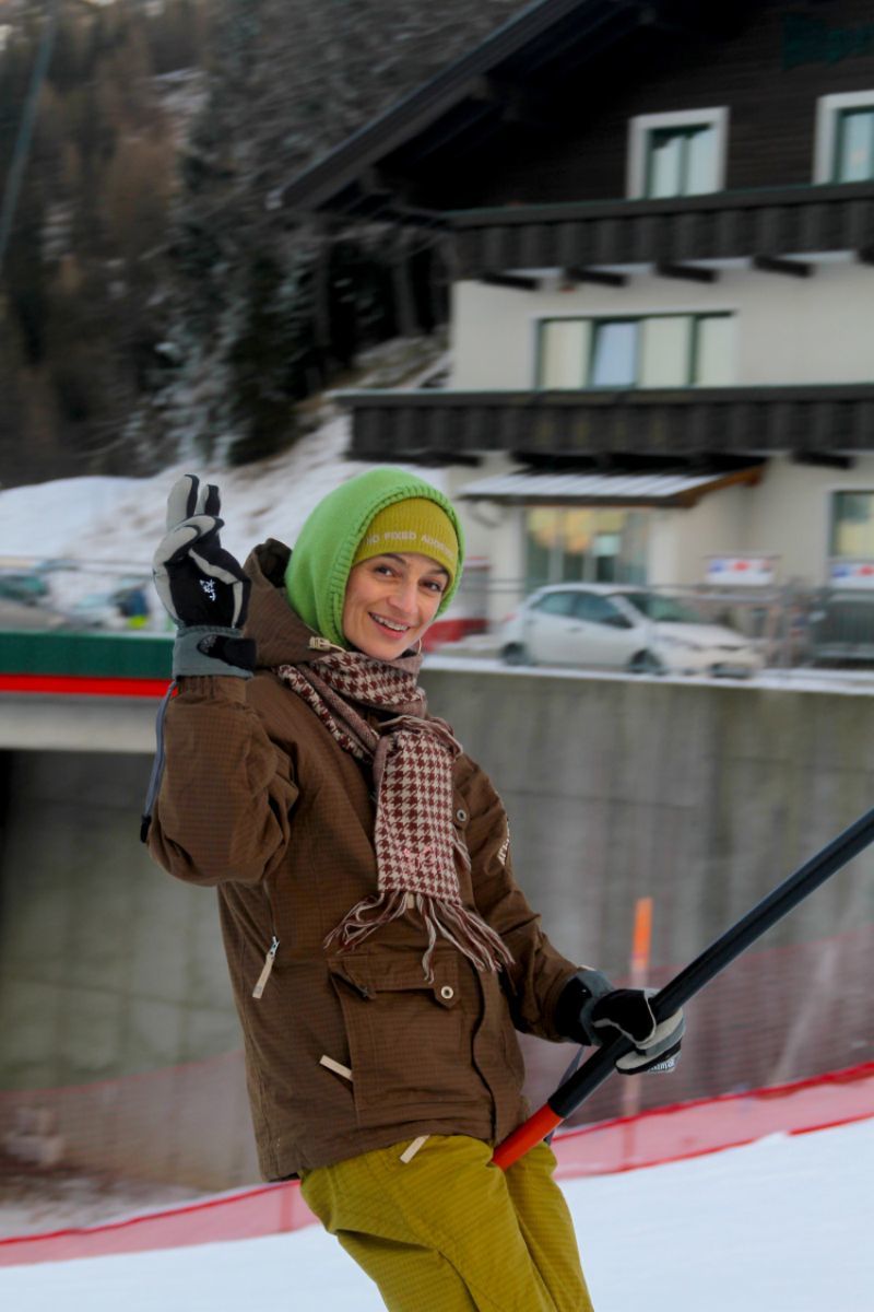 Ivana Jirešová jezdila bez i hůlek i bez helmy.