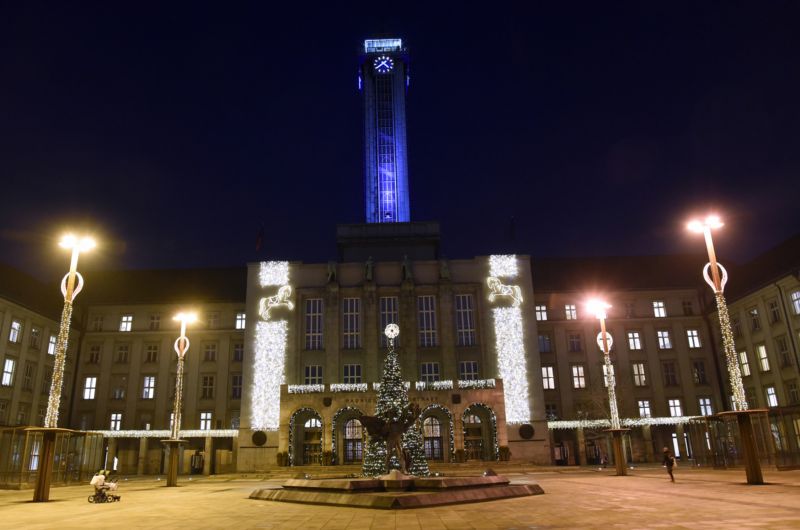 Obměna výtahu uzavře dominantu Ostravy, radniční věž. Obměna výtahu uzavře dominantu Ostravy, radniční věž.