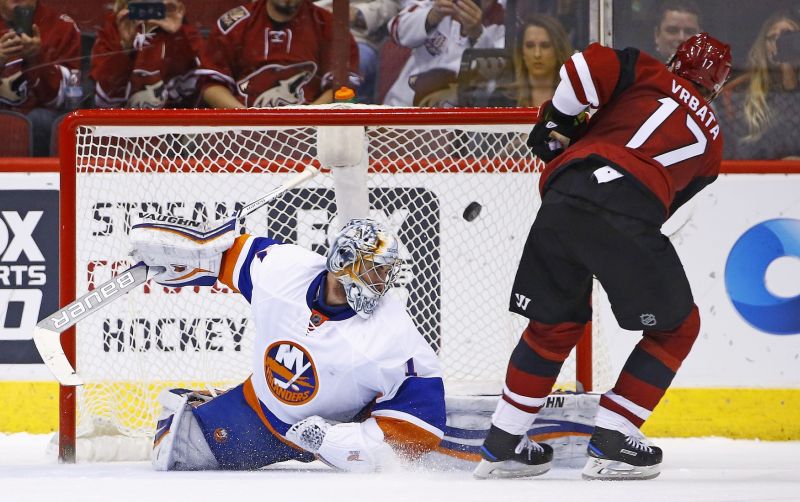 Český útočník Radim Vrbata skóroval proti Edmontonu.