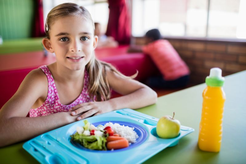 Předpis školám znemožnil vařit žákům dietní stravování. 