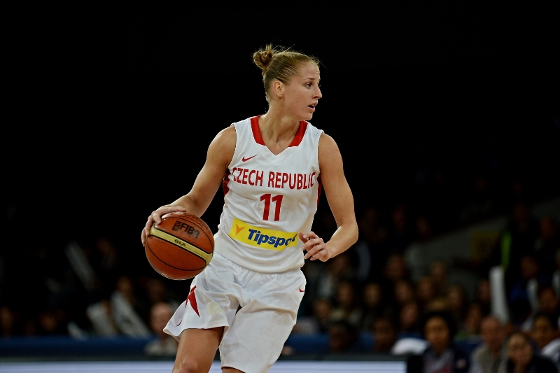 Basketbalistka Kateřina Elhotová.