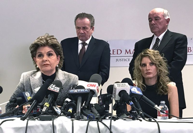 Advokátka Gloria Allredová (vlevo) a Summer Zervosová, která podala na Donalda Trumpa žalobu kvůli urážce na cti.