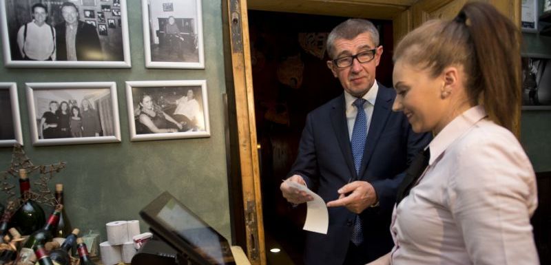 EET přinesla 20 miliard korun do kasy. Finanční správa počítala s částkou o čtvrtinu nižší.