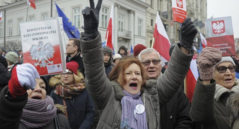 Prosincová demonstrace v polské Varšavě.