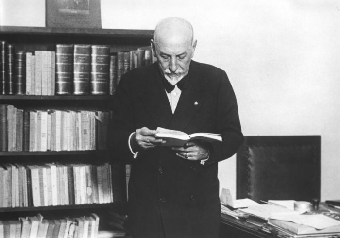 Italský spisovatel a dramatik Luigi Pirandello.