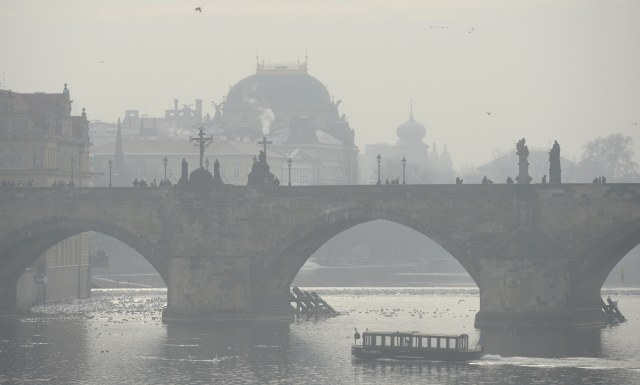 Smog dusí Prahu.