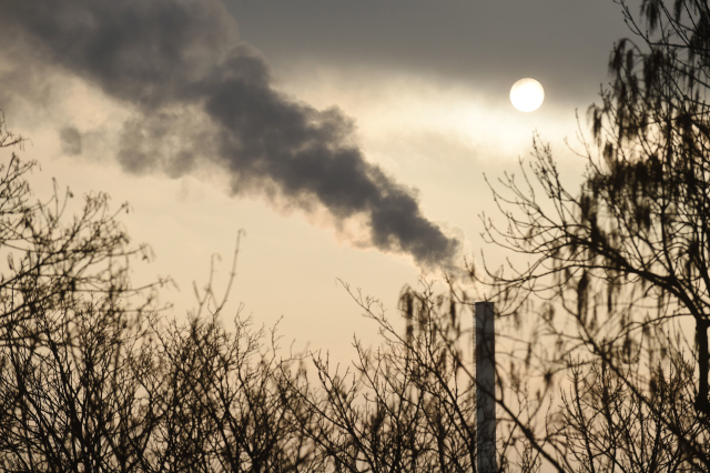 Smog v Olomouckém kraji trápí jeho obyvatele stejně vážně jako ve středních Čechách a v Praze.