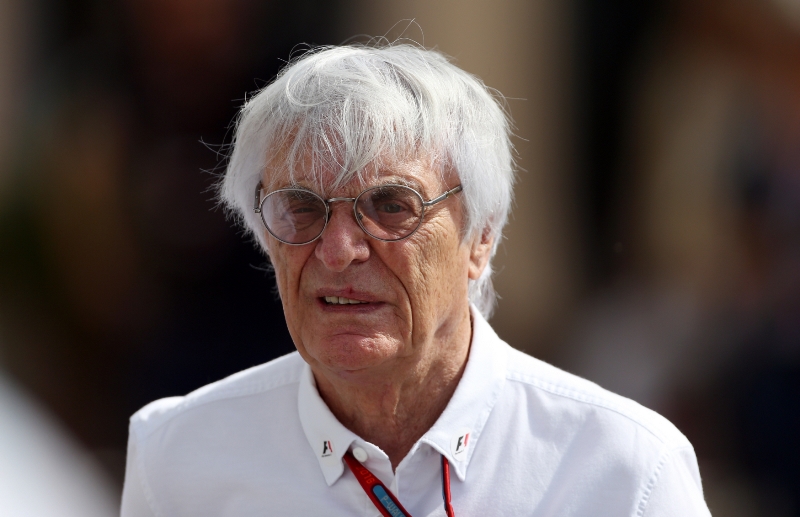 Bernie Ecclestone podle britských médií možná už tento týden skončí v čele formule 1. Bernie Ecclestone podle britských médií možná už tento týden skončí v čele formule 1.