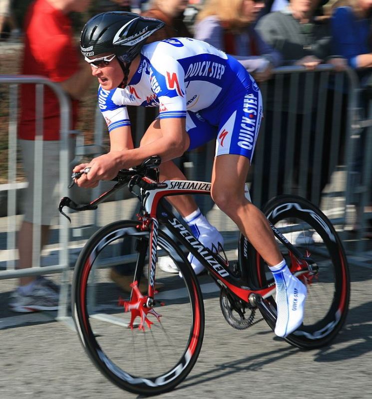 Bývalý mistr světa v silniční cyklistice do 23 let Dmytro Grabovskij podlehl v jednatřiceti letech infarktu. Bývalý mistr světa v silniční cyklistice do 23 let Dmytro Grabovskij podlehl v jednatřiceti letech infarktu.