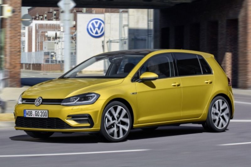Modernizovaný VW Golf vstupuje na český trh.