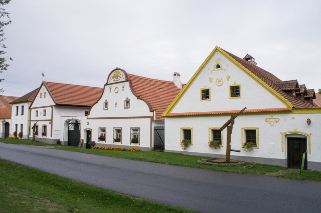 Jižní Čechy zastupuje miniatura části vesnice Holašovice, která je zapsaná na seznamu UNESCO. Jižní Čechy zastupuje miniatura části vesnice Holašovice, která je zapsaná na seznamu UNESCO.