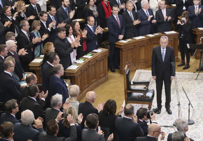 Bellen složil přísahu jako rakouský prezident v Evropském parlamentu. 