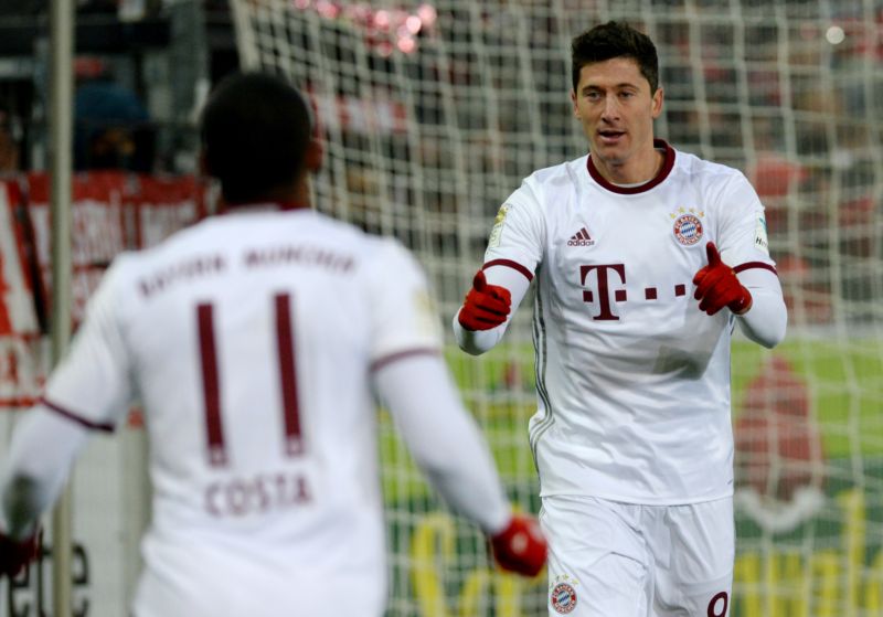 Polák Lewandowski je jednou z největších hvězd německé ligy.
