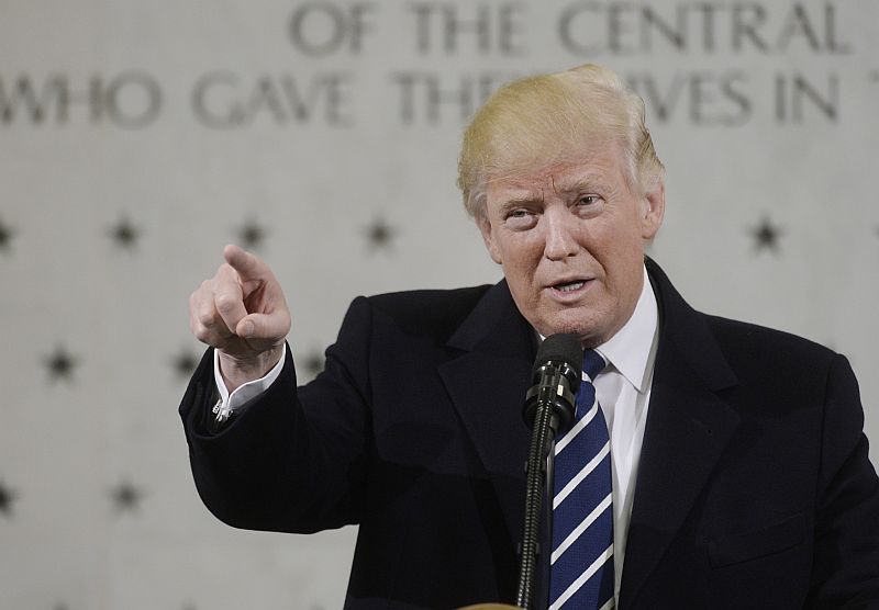 Americký prezident Donald Trump při návštěvě ústředny CIA.