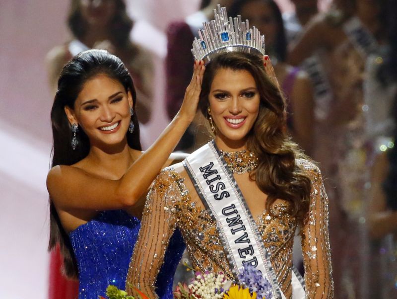Nová Miss Universe Iris Mittenaereová. Nová Miss Universe Iris Mittenaereová.