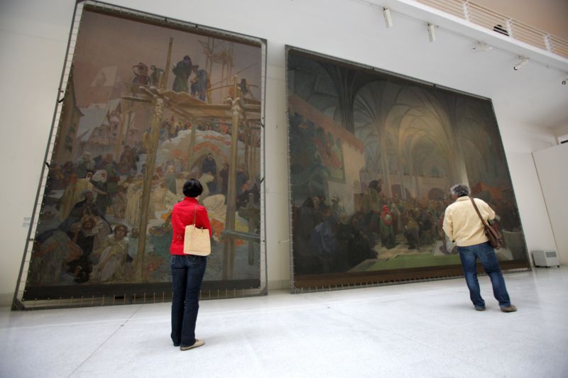 Slovanská epopej, expozice ve Veletržním paláci.