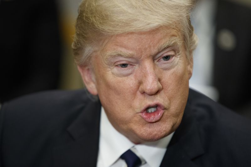 Trump považuje nynější ceny léků za astronomické.