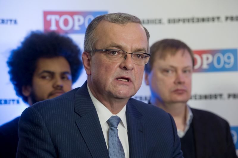 Miroslav Kalousek (uprostřed).
