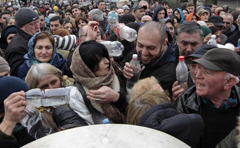 Lidé v Tbilisi.
